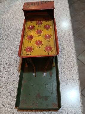 Vintage Home Art Tin Game - Red, Yellow & Green